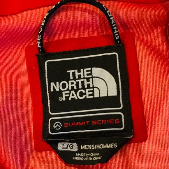 Red and black north face ski/snowboard jacket - Picture 5 of 5